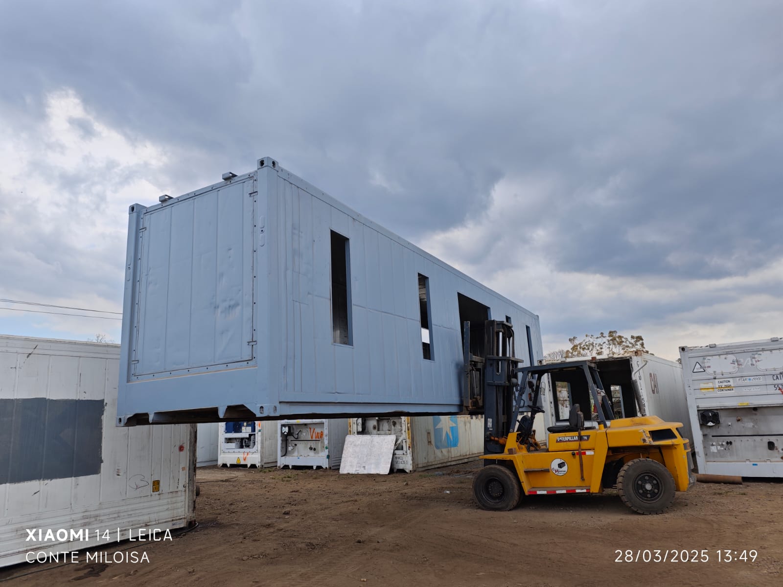 Contenedor 40 pies ventanas y puertas